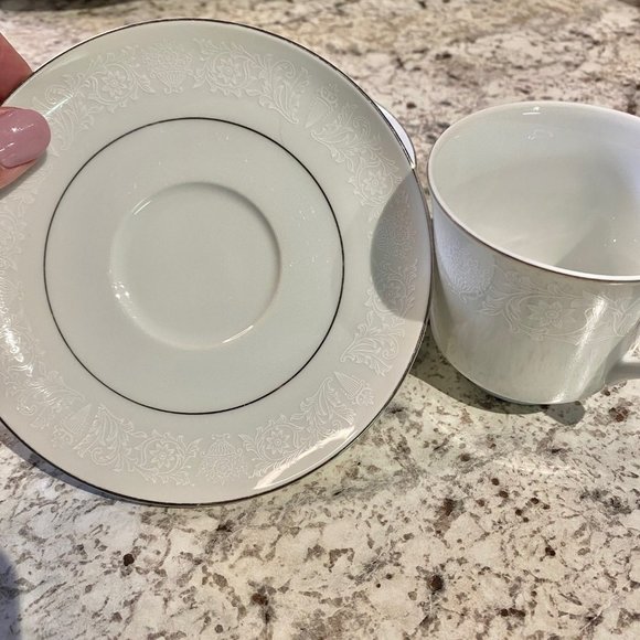 Vintage Lovelace by Crown Victoria Fine China - Replacement Cup Saucers and Cup - Picture 2 of 3